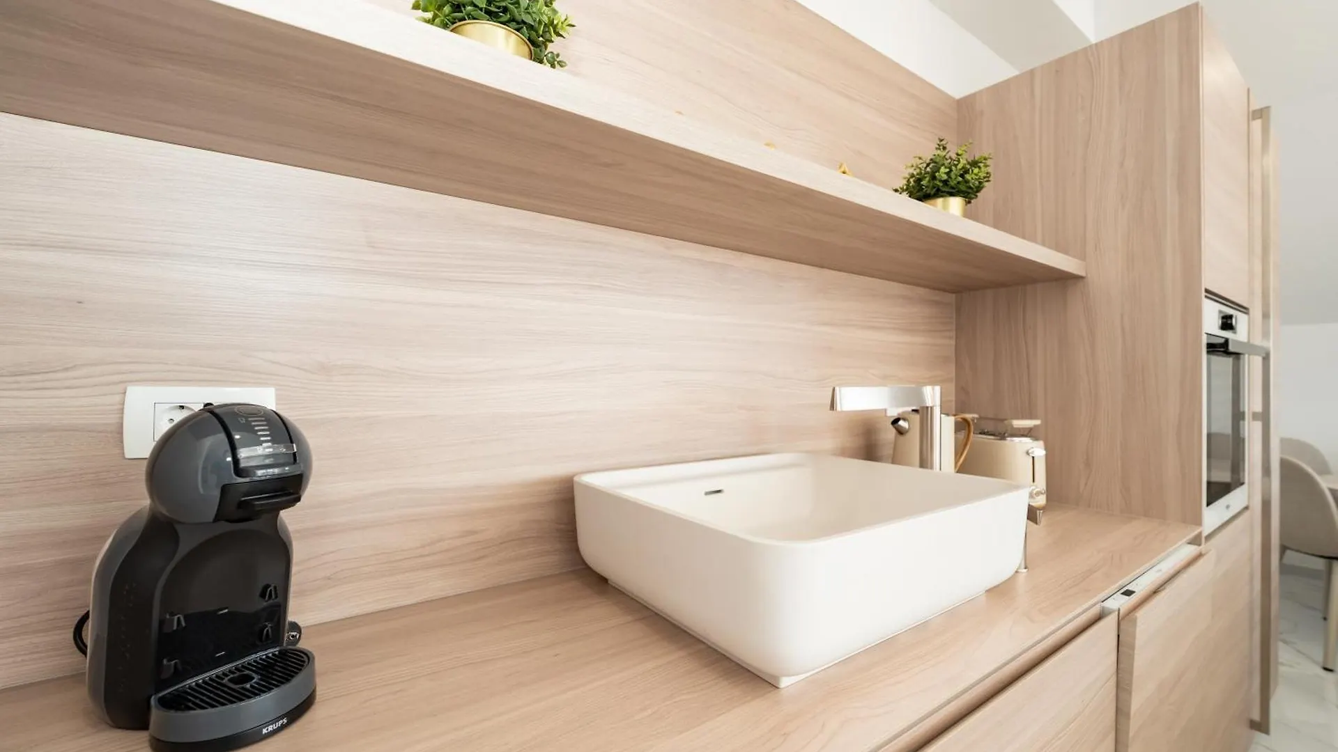Two-Bedroom Apartment Dominik Mandre
